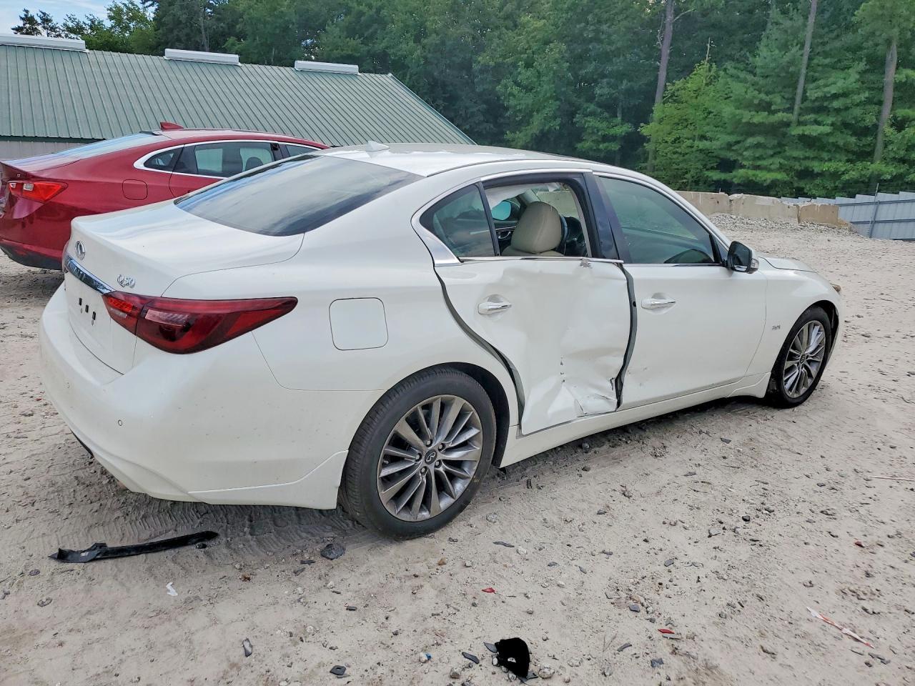 2018 Infiniti Q50 3.0T Luxe - Image 3