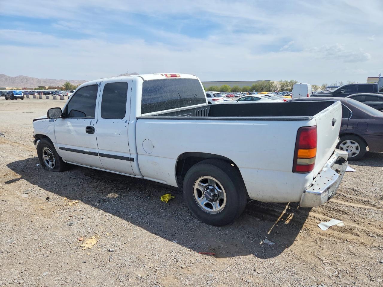 2001 GMC New Sierra C1500 - Фото 2