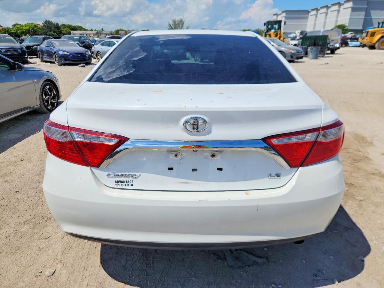 2015 Toyota Camry Le - Фото 6