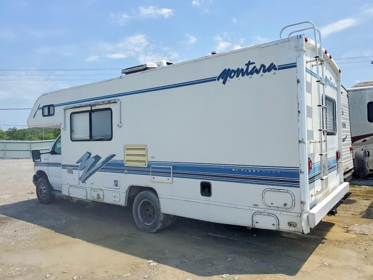 1997 Montana Tioga Rv - Image 3