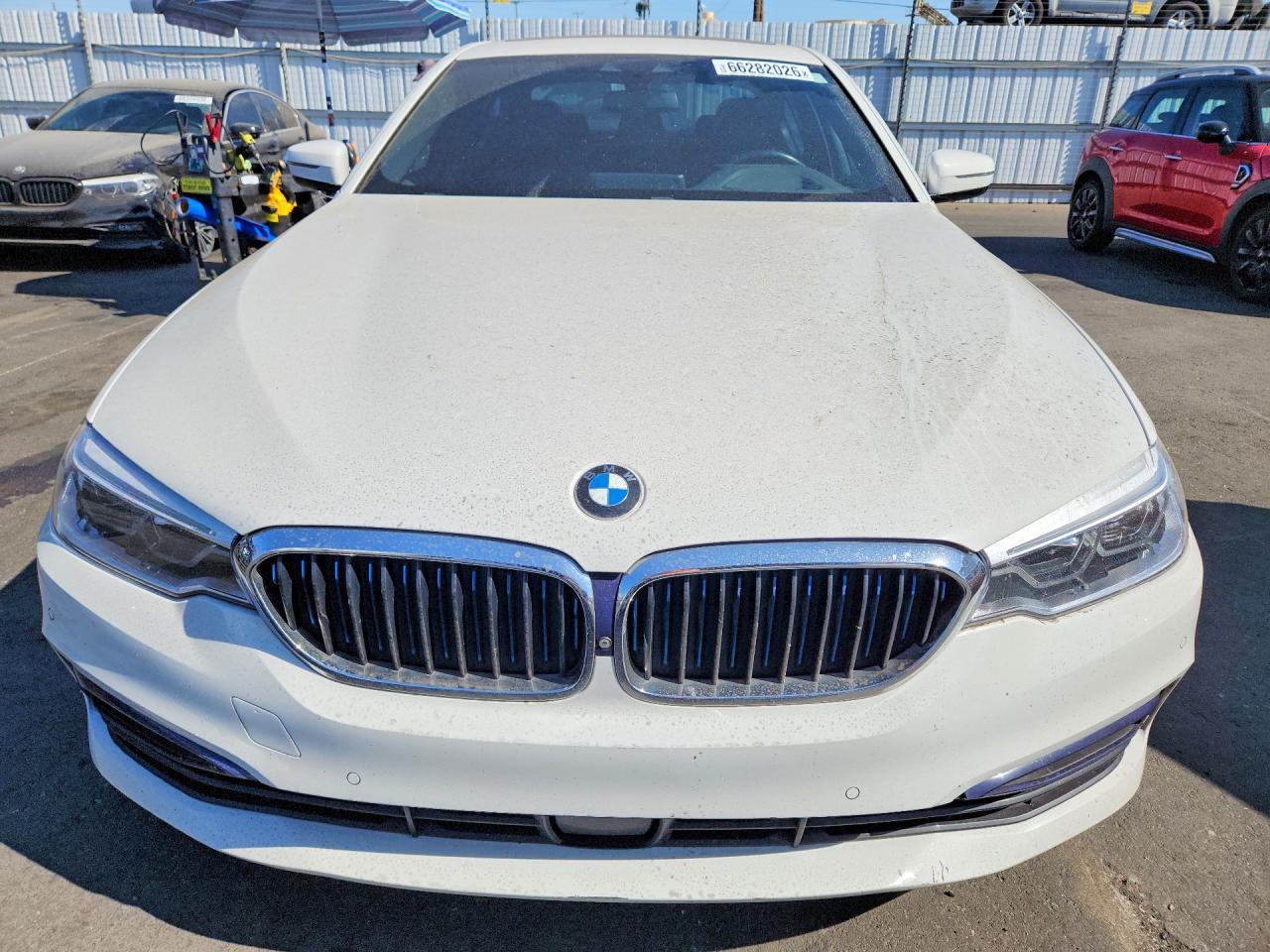 2018 BMW 530E - Фото 5