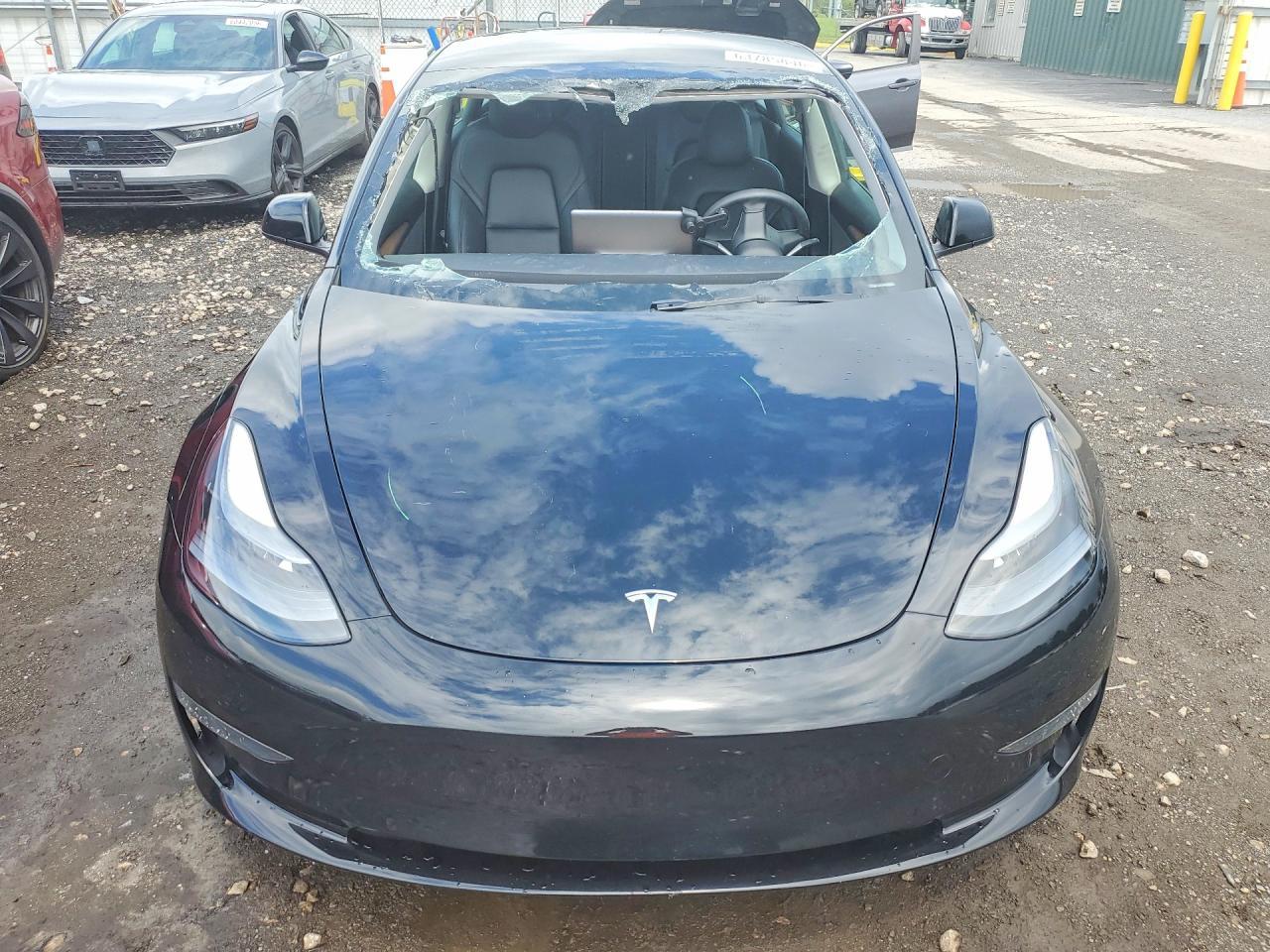 2023 Tesla Model 3 - Фото 5