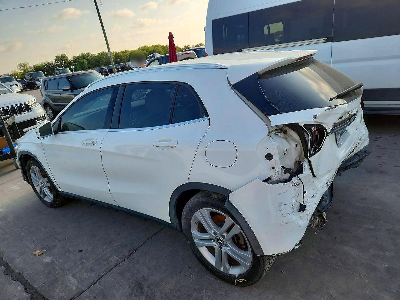2020 Mercedes-Benz Gla 250 4Matic - Фото 2