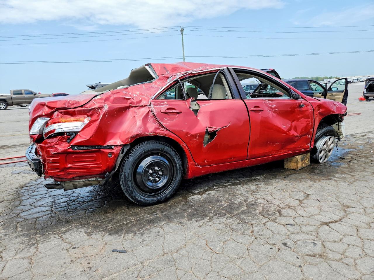 2011 Toyota Camry Le - Image 3