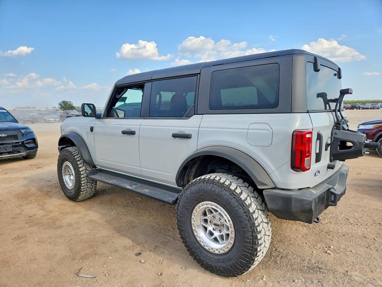 2026 Ford Bronco Big Bend - Image 2