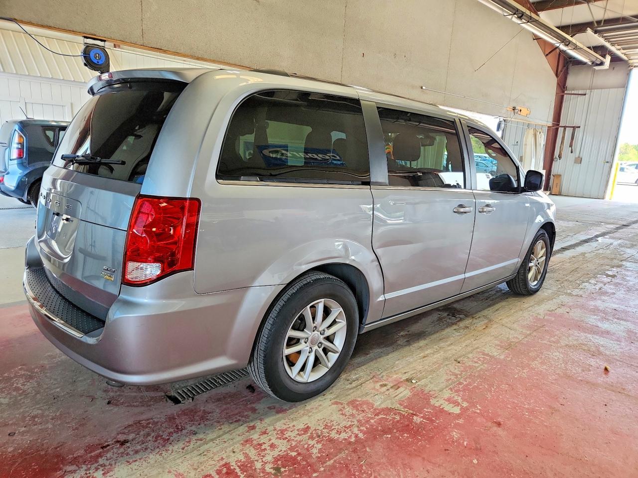 2019 Dodge Grand Caravan Sxt - Фото 3