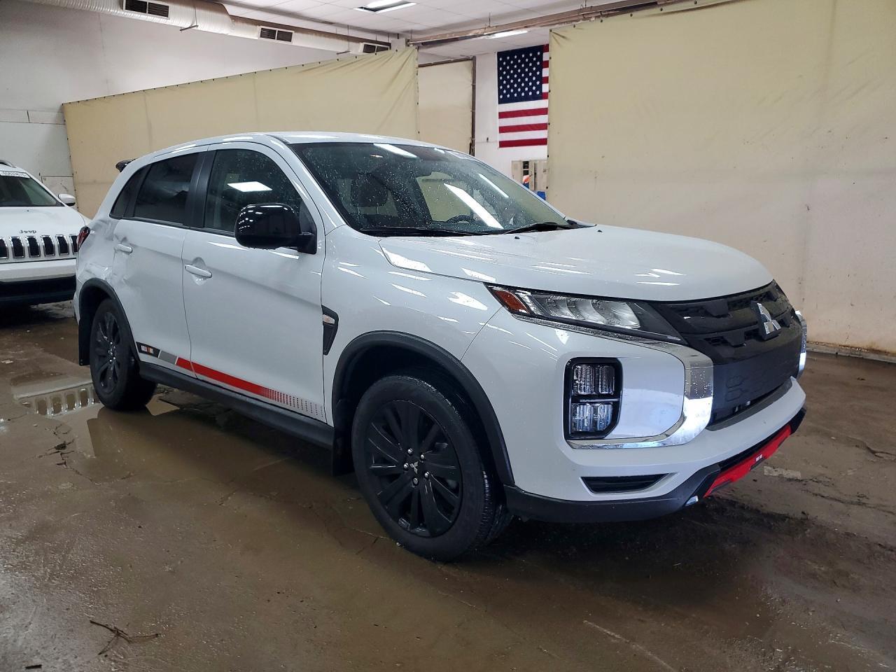 2024 Mitsubishi Outlander Sport S/Se - Фото 4