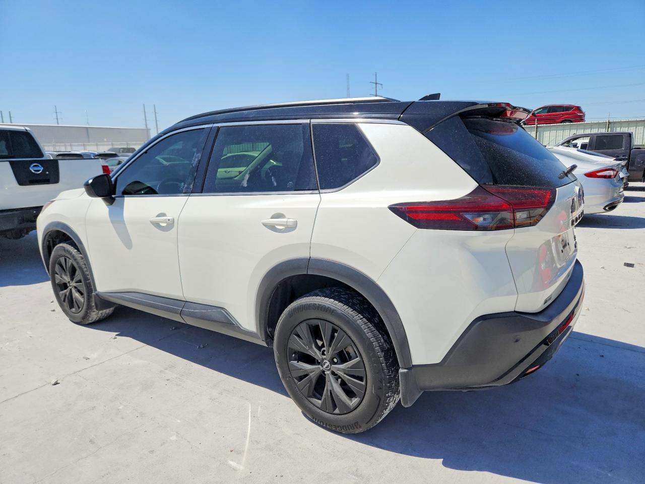 2023 Nissan Rogue Sv - Фото 2