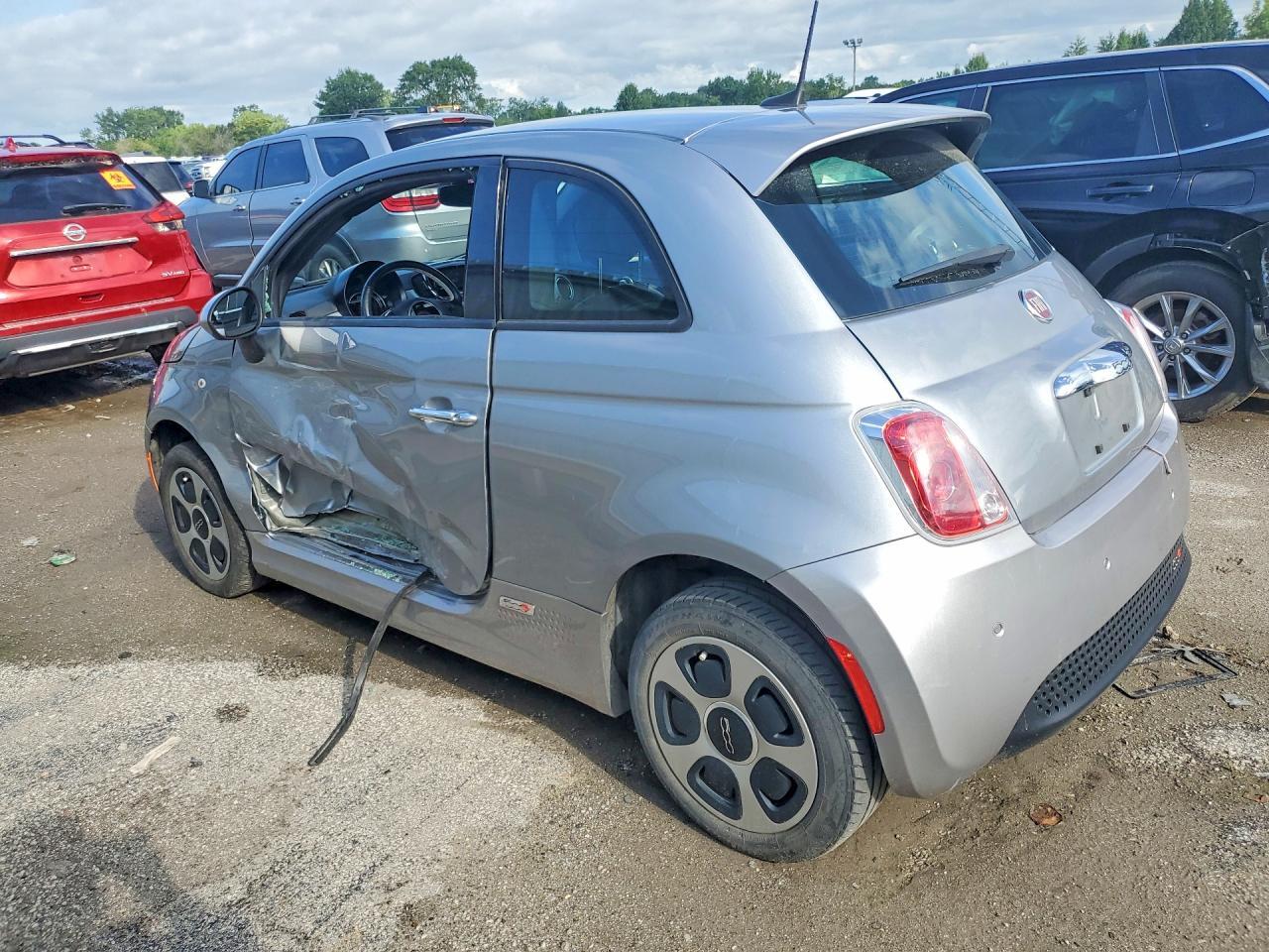 2017 Fiat 500 Electric - Image 2