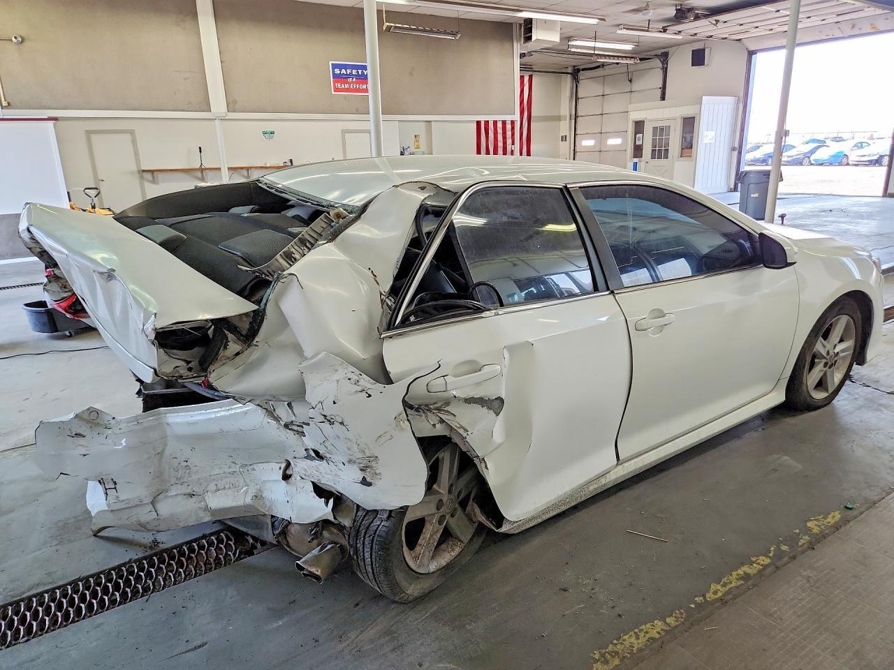 2013 Toyota Camry Se - Image 3