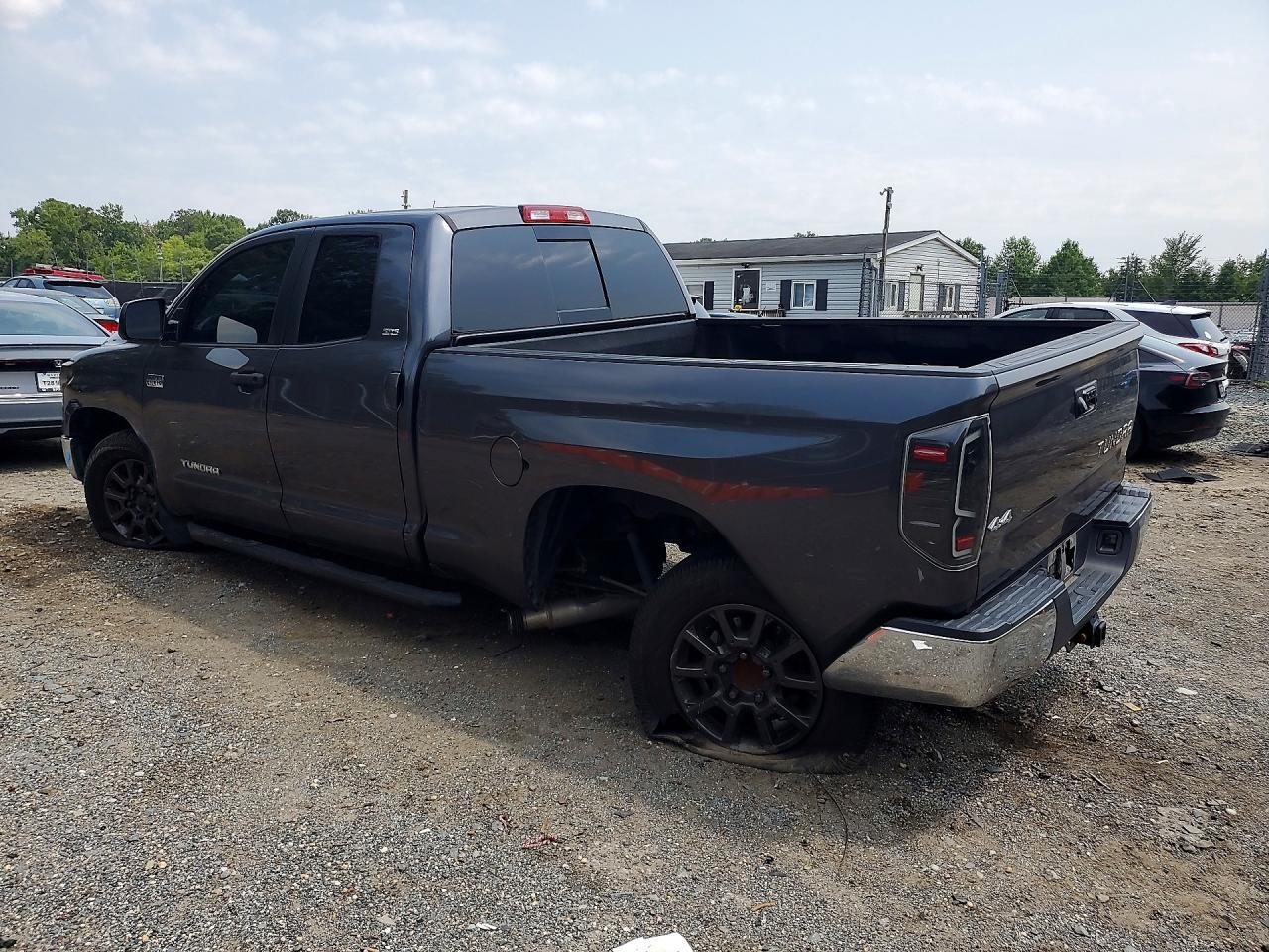 2015 Toyota Tundra Sr5 - Image 2
