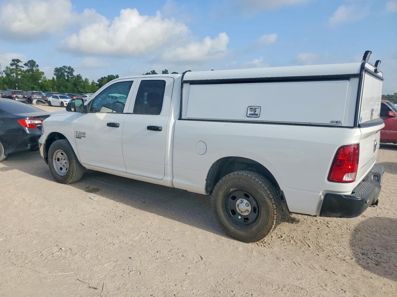 2023 Ram 1500 Classic Tradesman - Фото 2