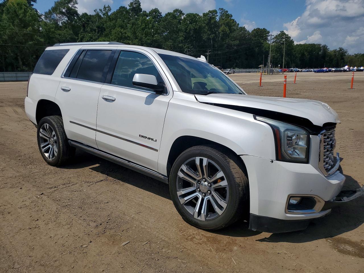 2019 GMC Yukon Denali - Фото 4