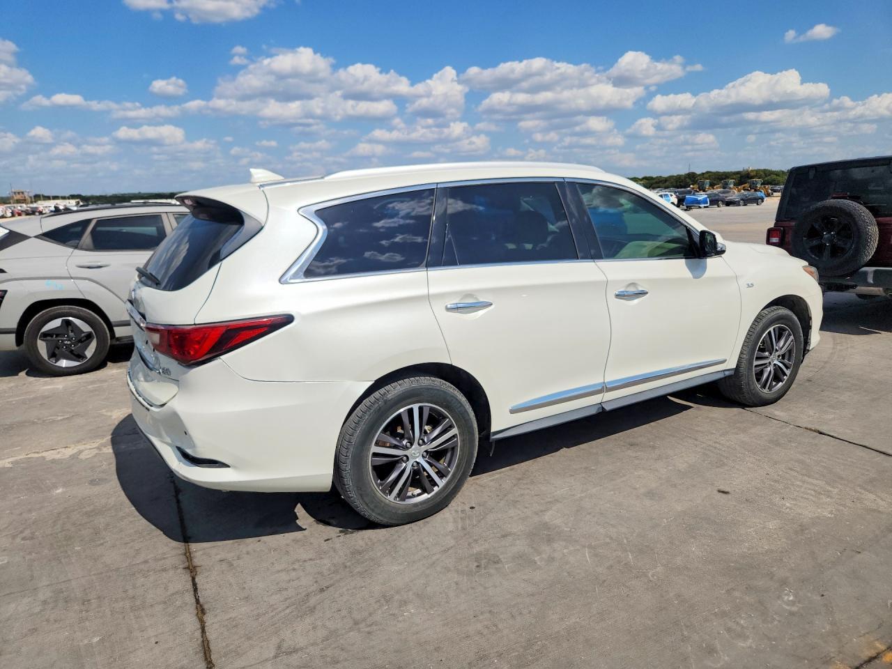 2019 Infiniti Qx60 Luxe - Фото 3