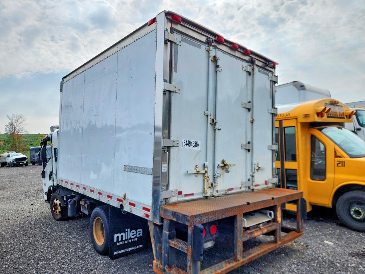 2018 Isuzu Npr Hd - Фото 2
