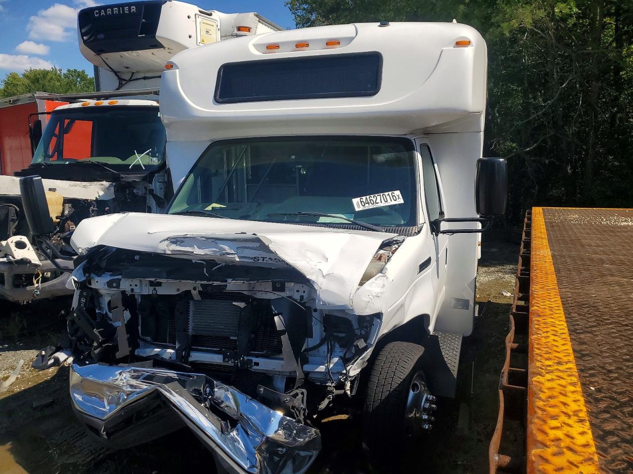 2021 Ford Econoline E450 Super Duty Cutaway Van - Image 2