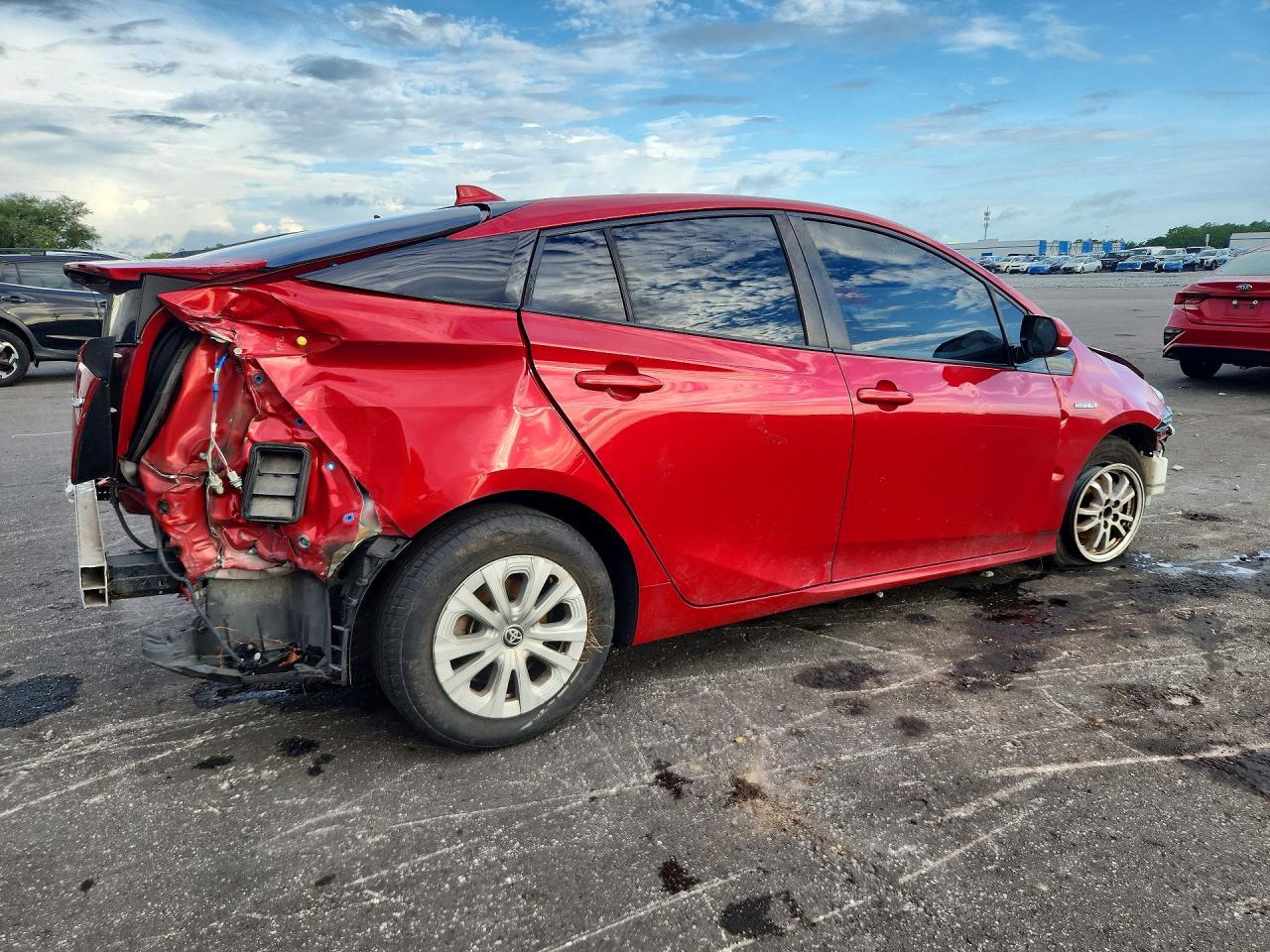 2019 Toyota Prius Le - Image 3