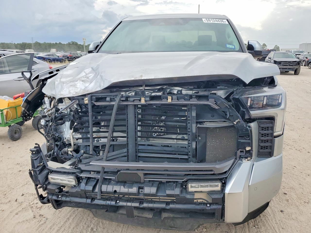 2024 Toyota Tundra Crewmax Limited - Image 5