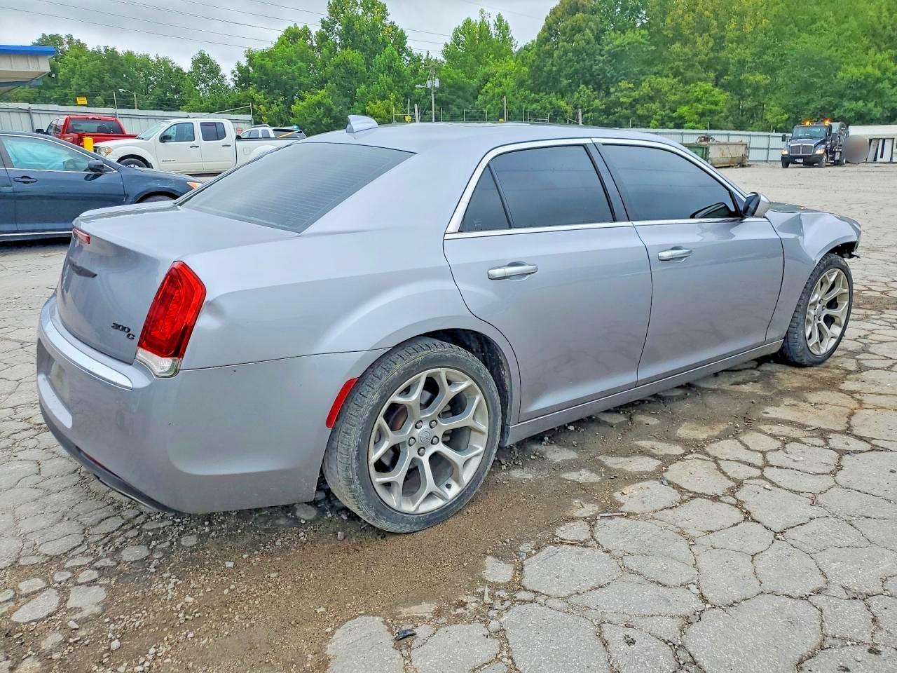 2017 Chrysler 300C Platinum - Фото 3