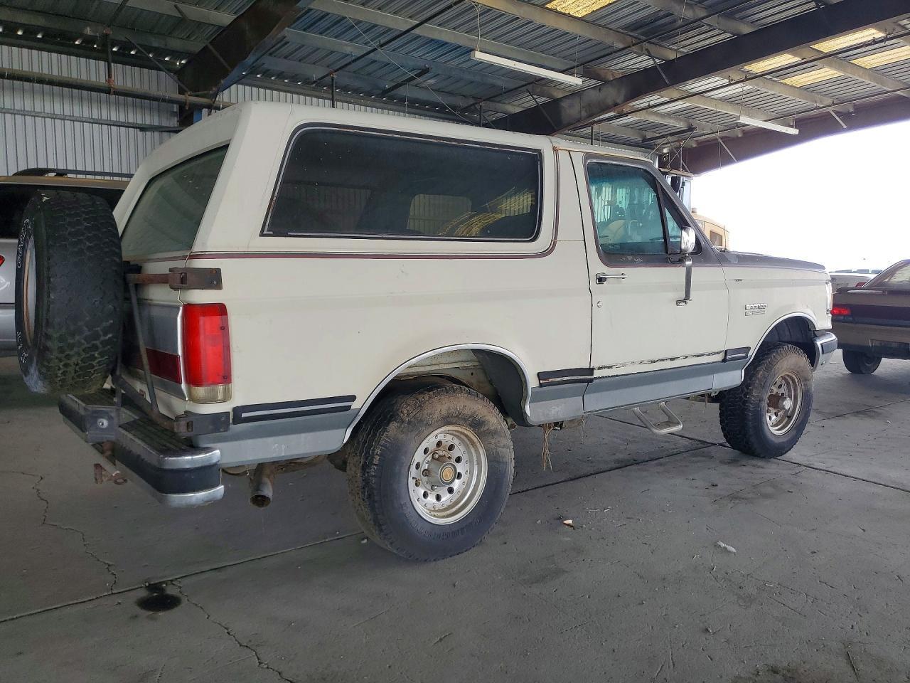 1990 Ford Bronco U100 - Фото 3