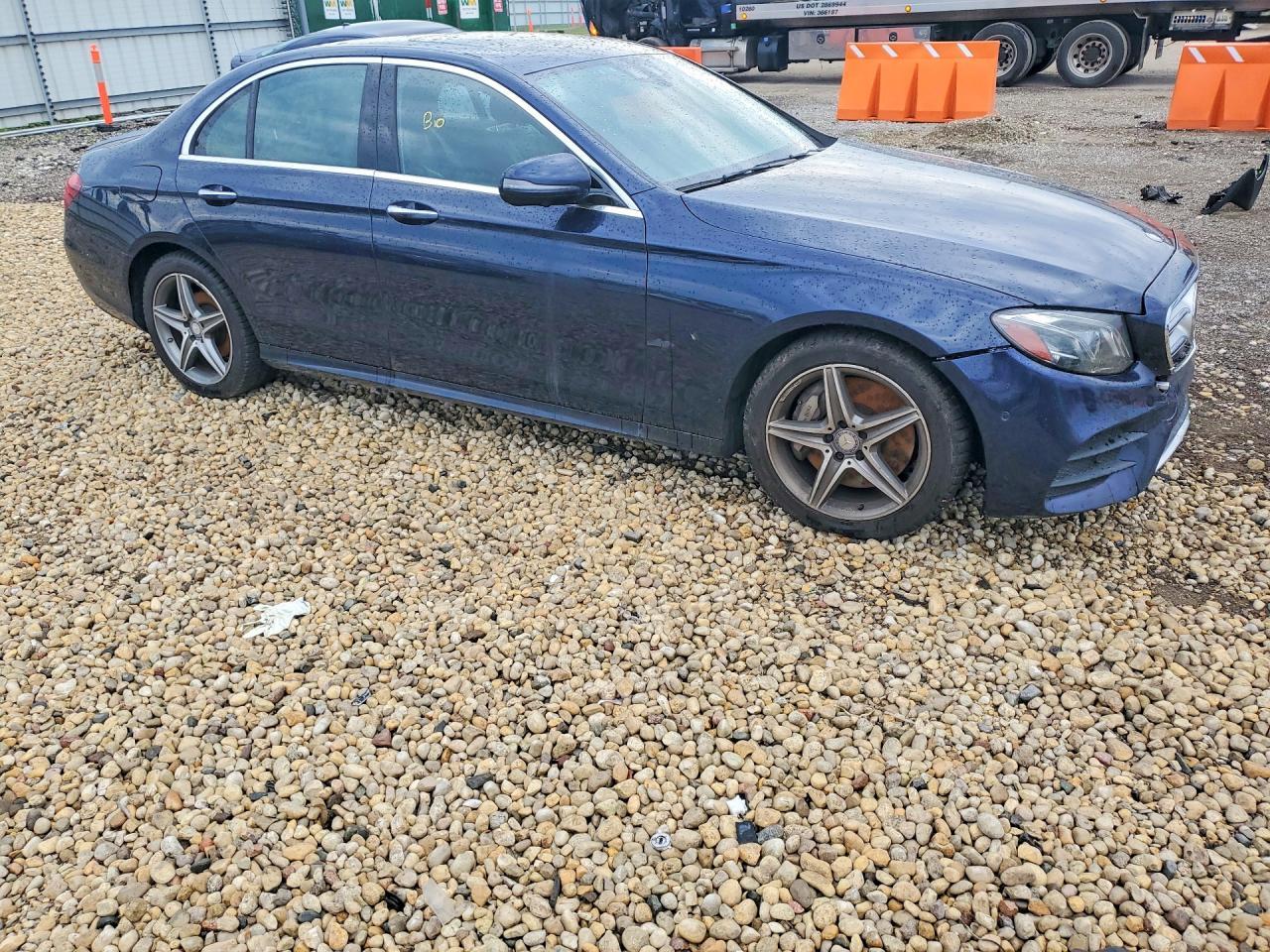 2017 Mercedes-Benz E 300 4Matic - Image 4