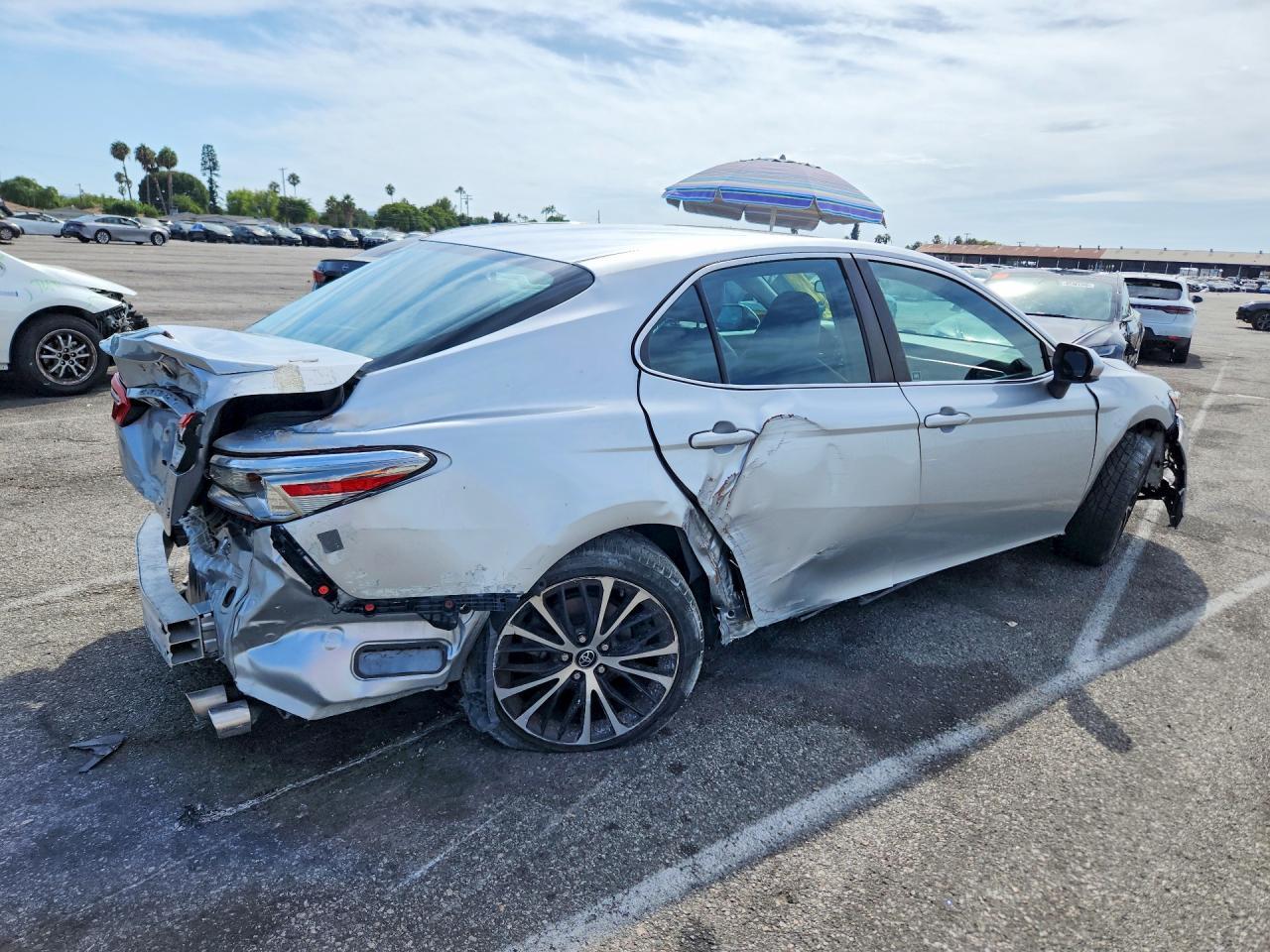 2018 Toyota Camry Se - Фото 3