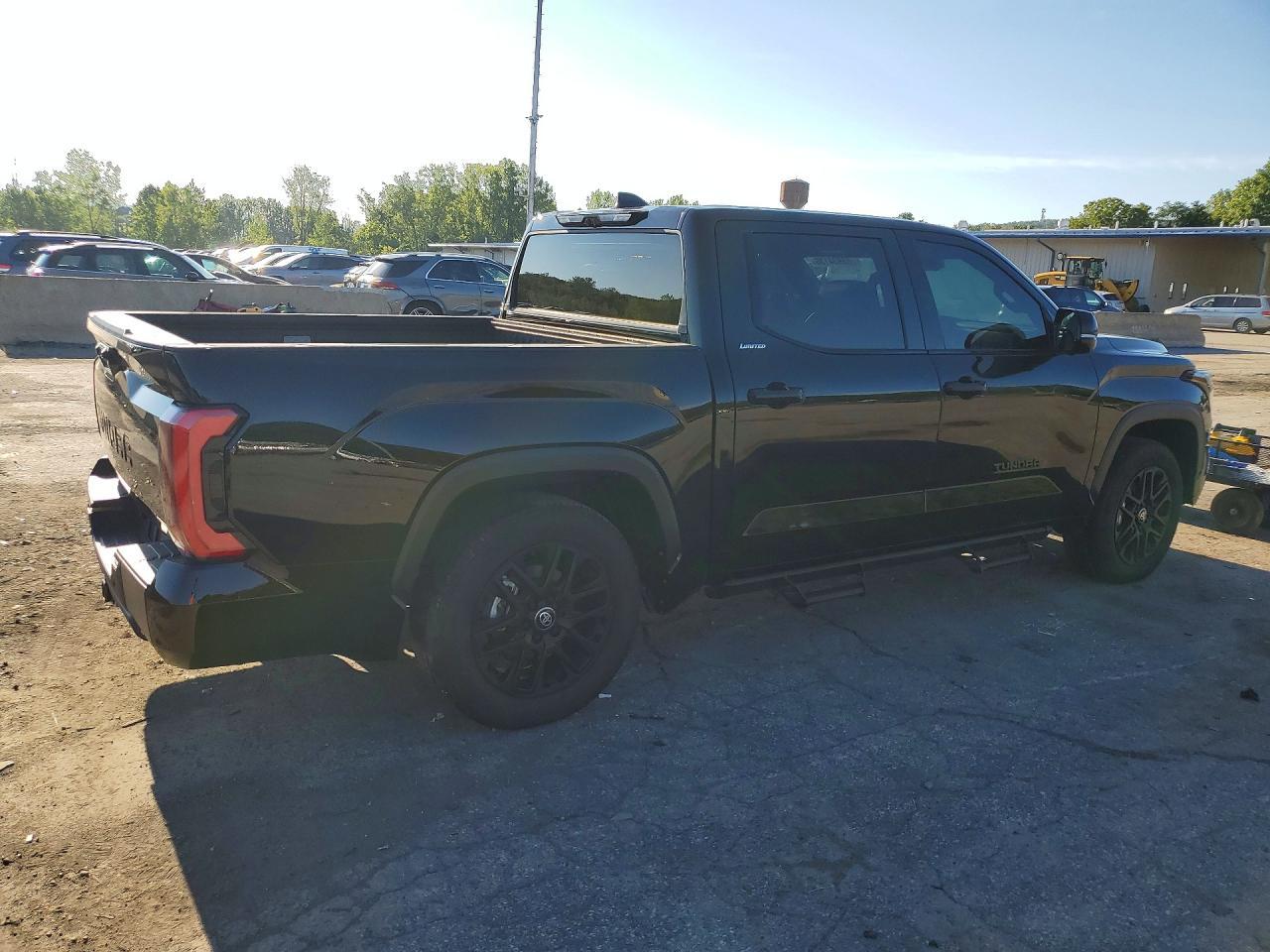 2026 Toyota Tundra Limited - Фото 3