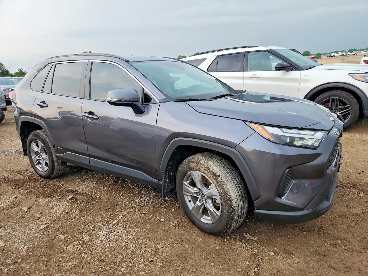 2024 Toyota Rav4 Hybrid Xle - Image 4