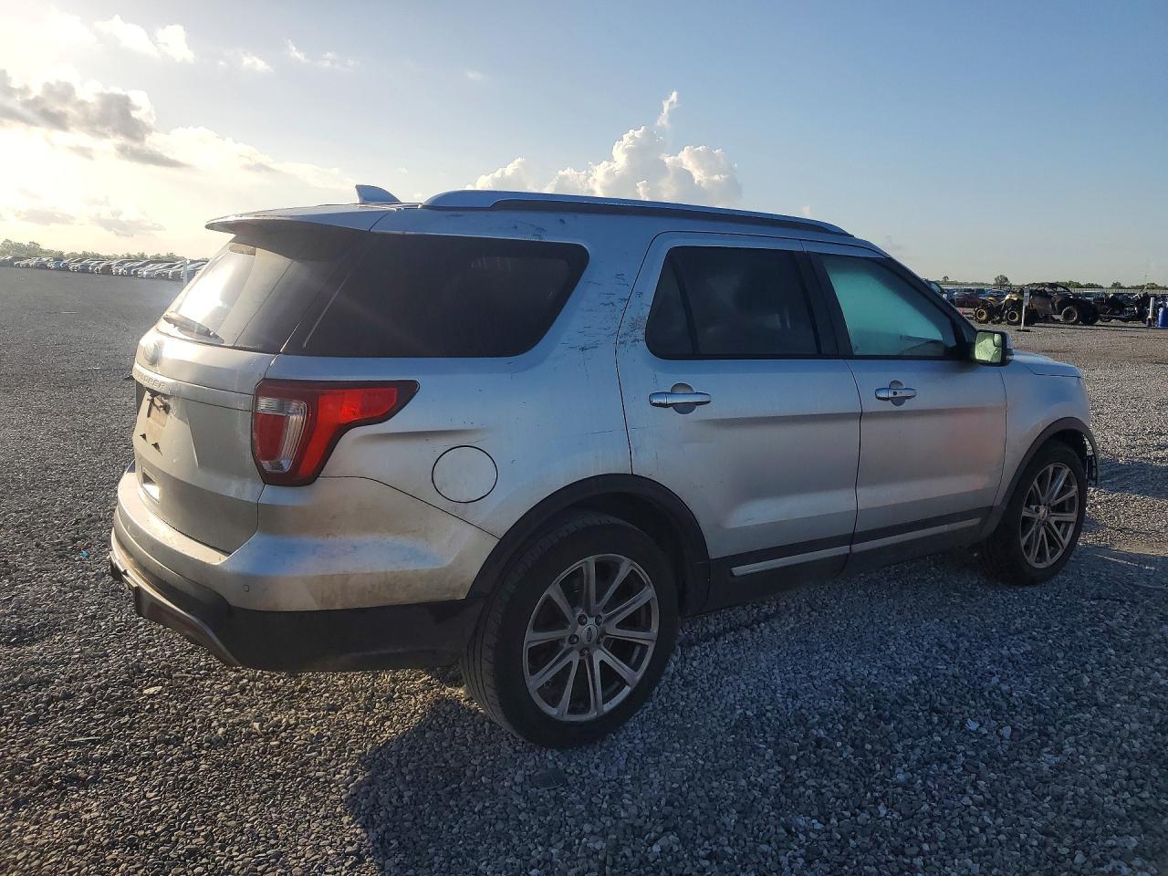 2017 Ford Explorer Limited - Фото 3