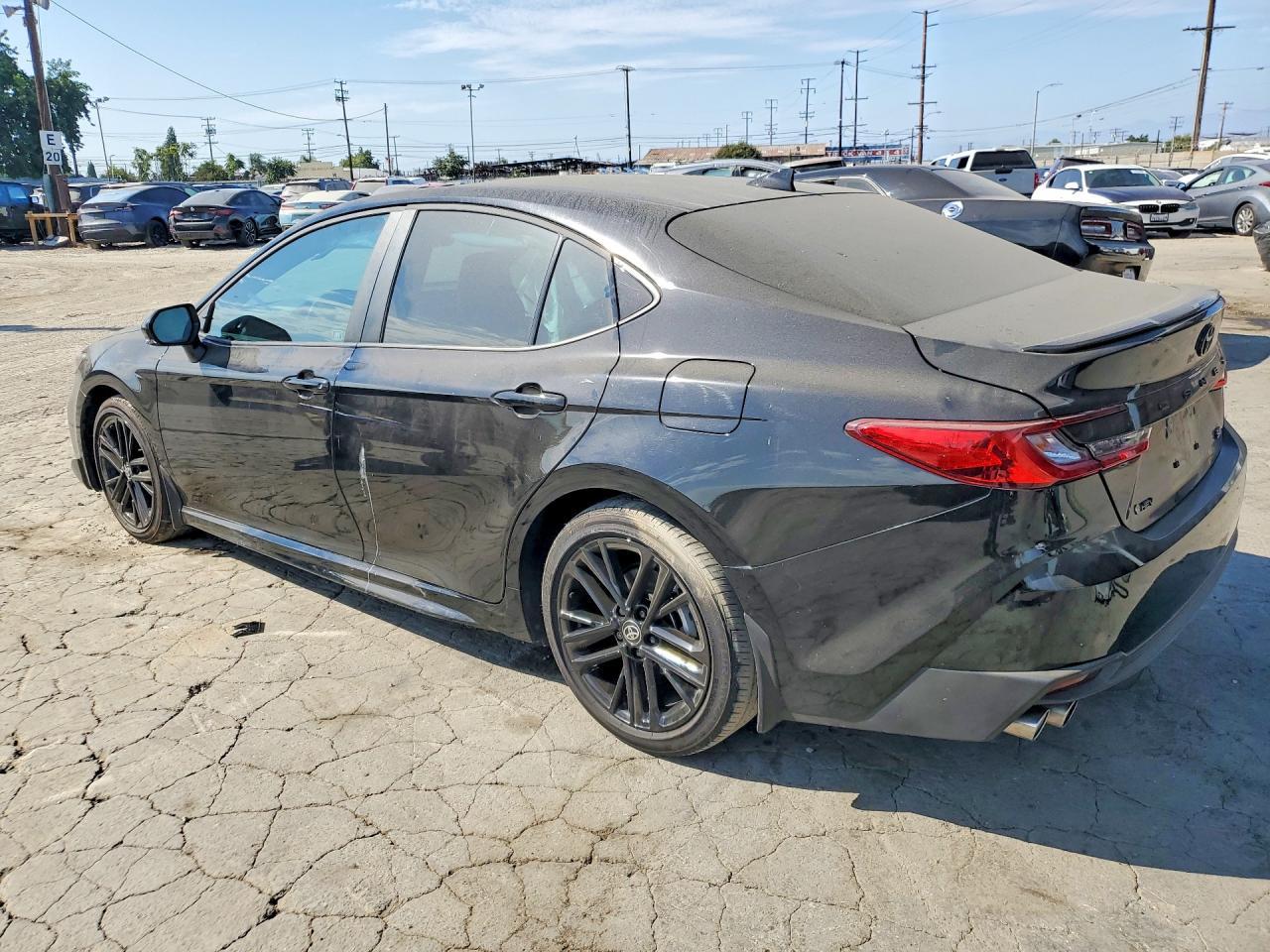 2026 Toyota Camry Se - Фото 2