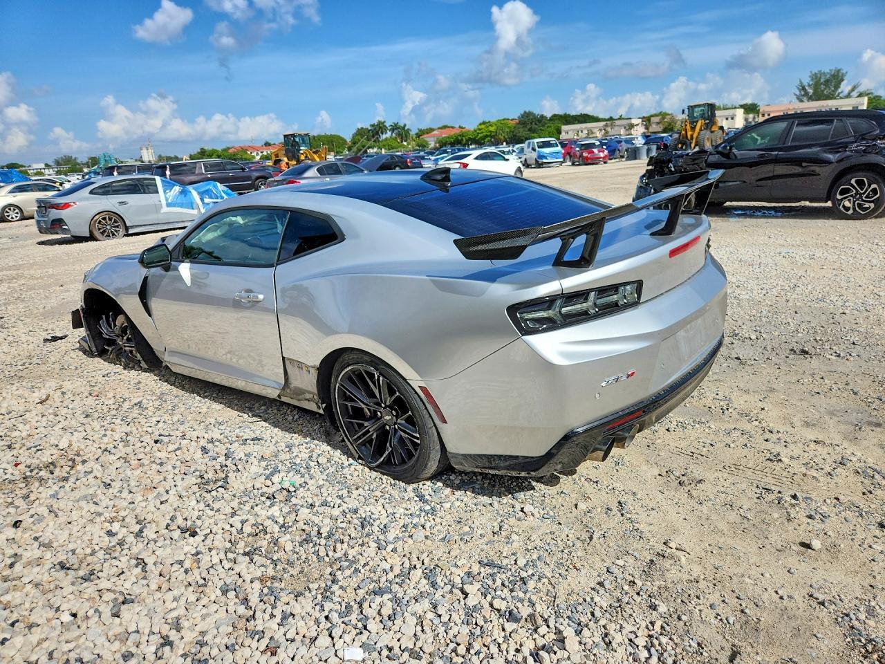2017 Chevrolet Camaro Zl1 - Image 2