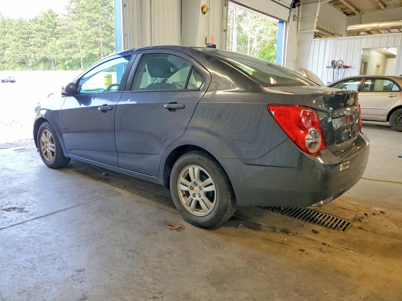 2012 Chevrolet Sonic Ls - Фото 2