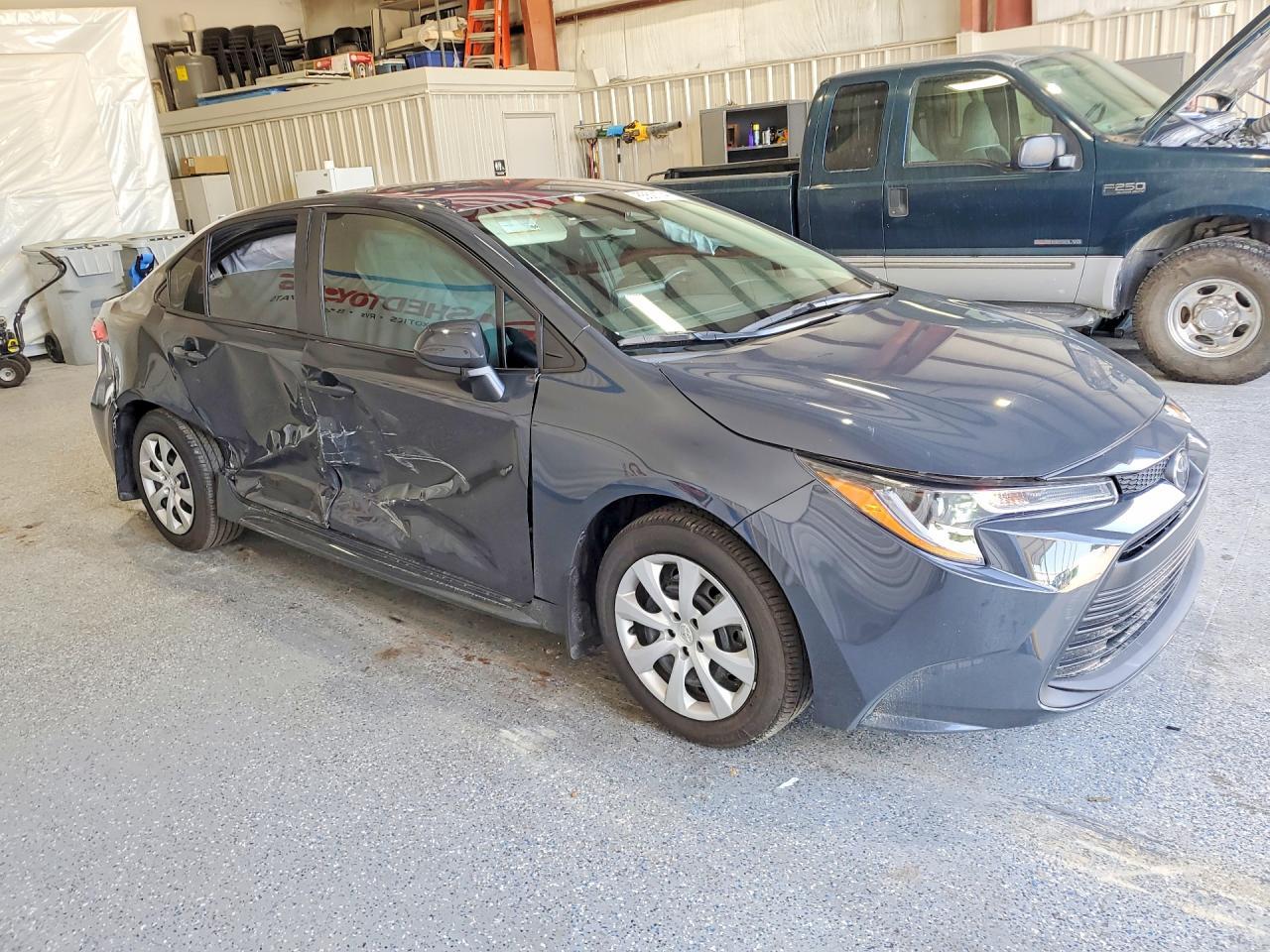 2025 Toyota Corolla Le - Фото 4