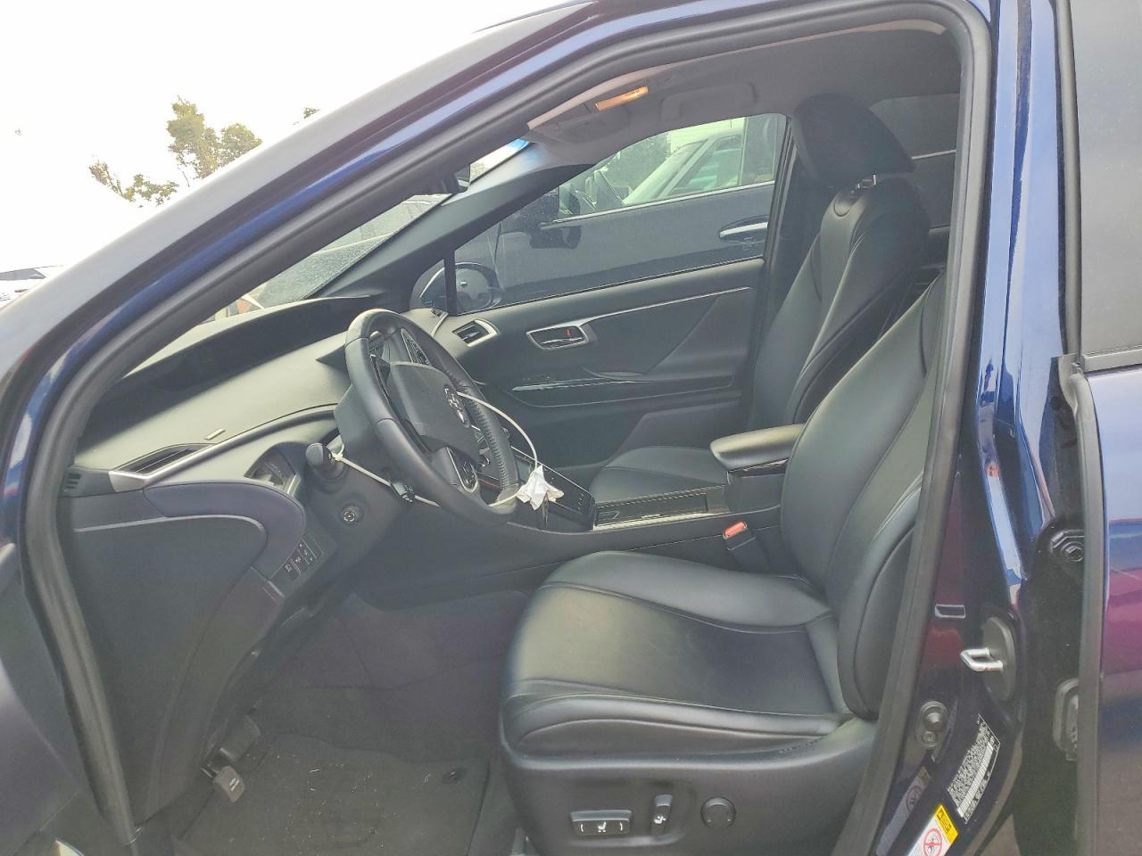 2017 Toyota Mirai Base - Image 7