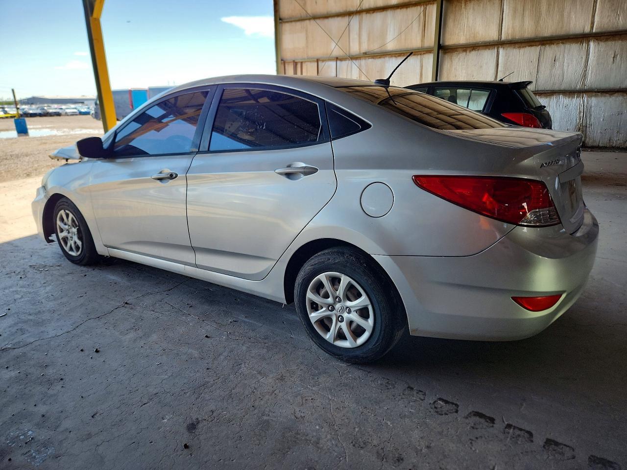 2013 Hyundai Accent Gls - Image 2