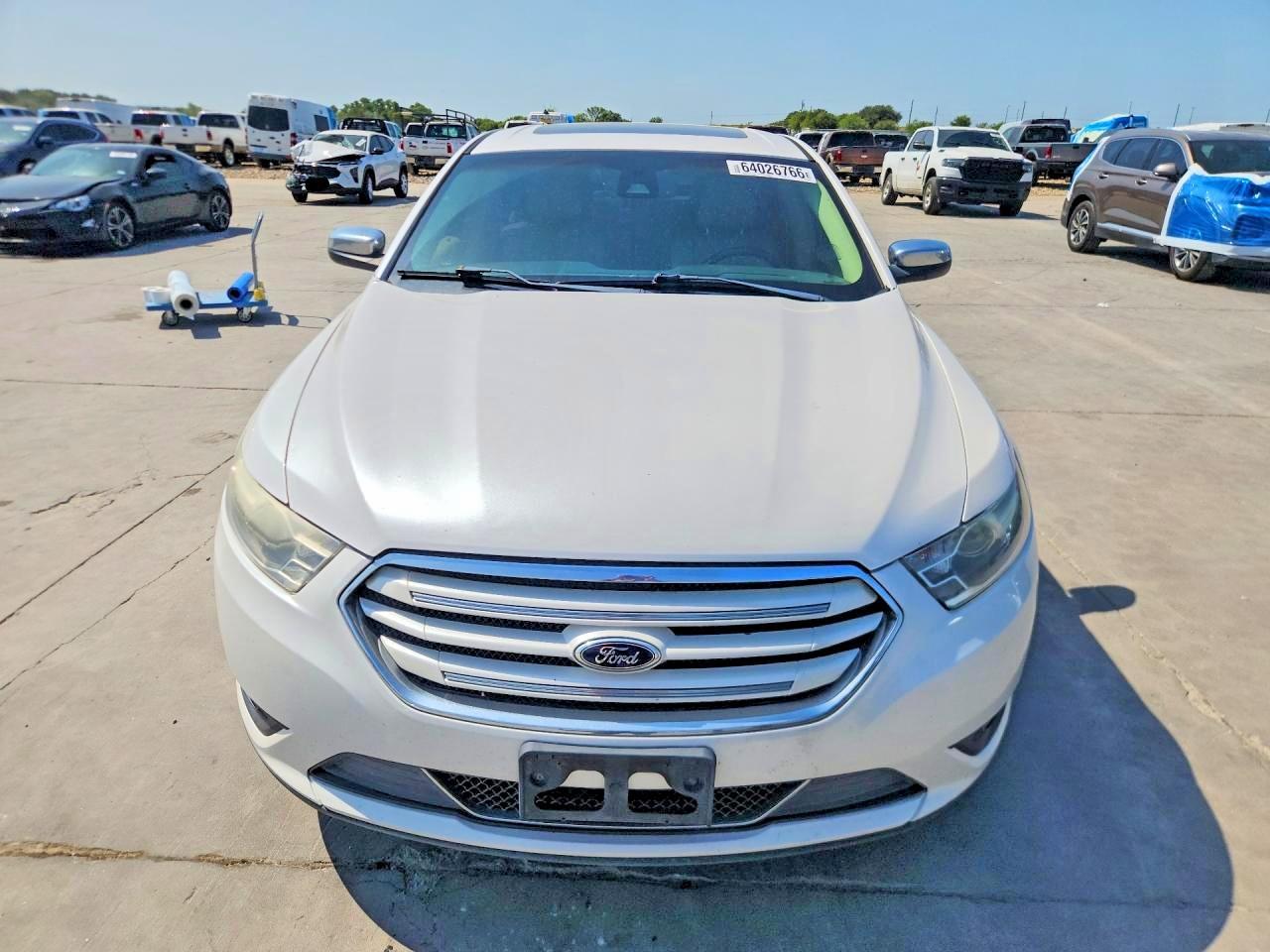2013 Ford Taurus Limited - Image 5