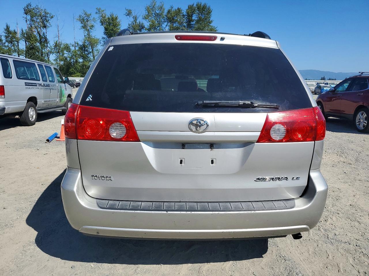 2006 Toyota Sienna Le 8 Passenger - Фото 6