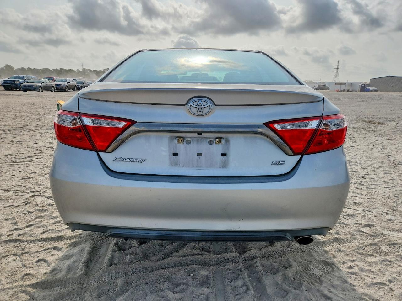2017 Toyota Camry Se - Фото 6