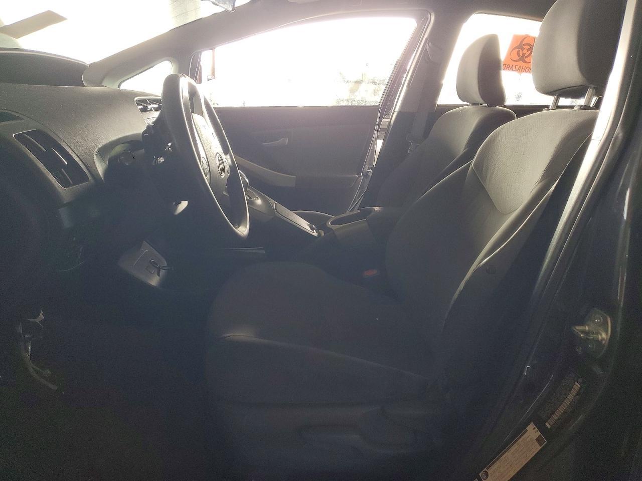2012 Toyota Prius Two - Фото 7