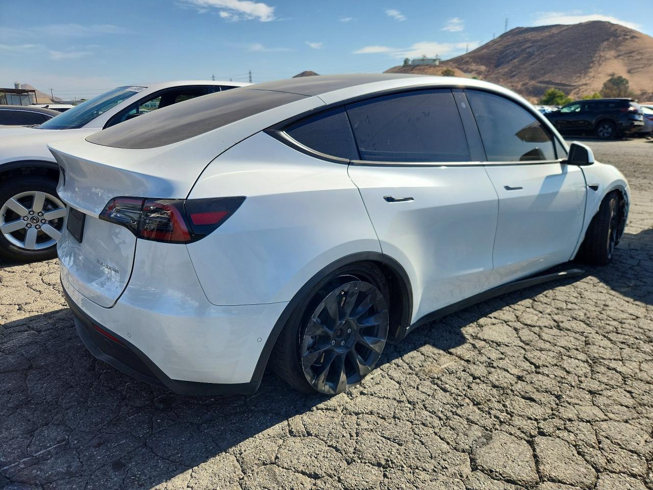2023 Tesla Model Y - Image 3