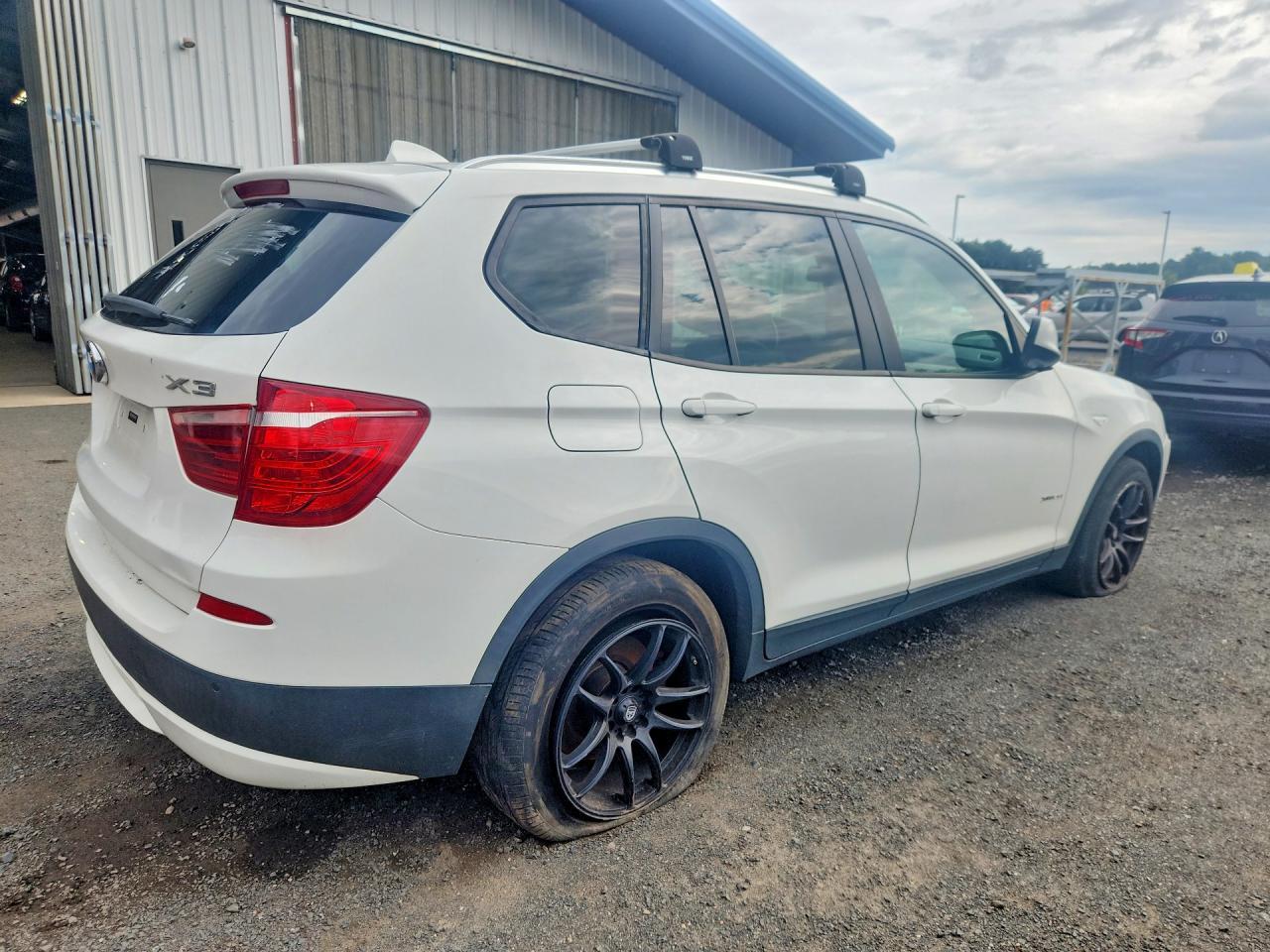 2011 BMW X3 xDrive28I - Image 3