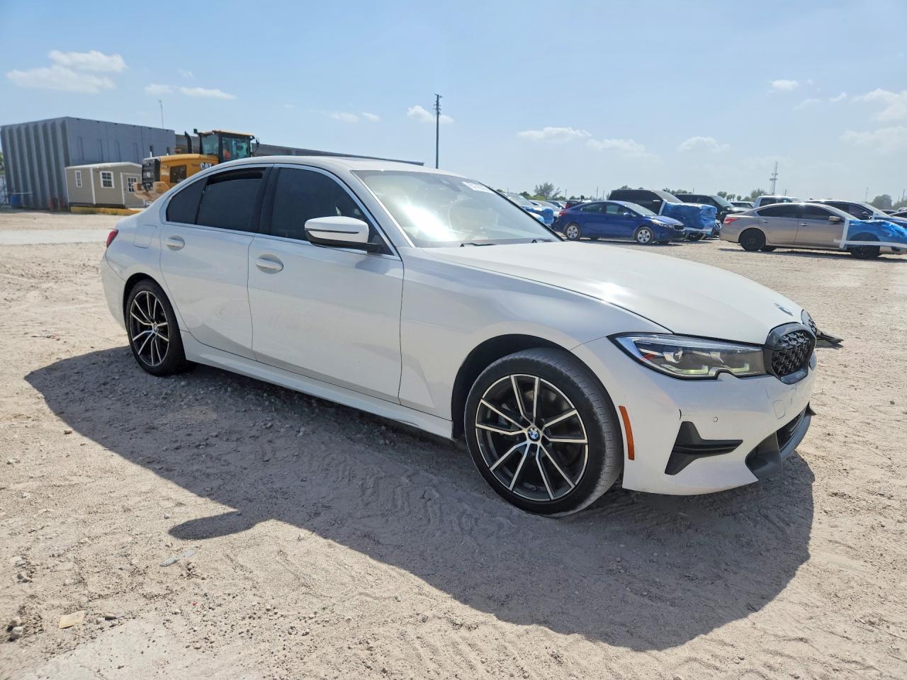2020 BMW 330Xi - Image 4