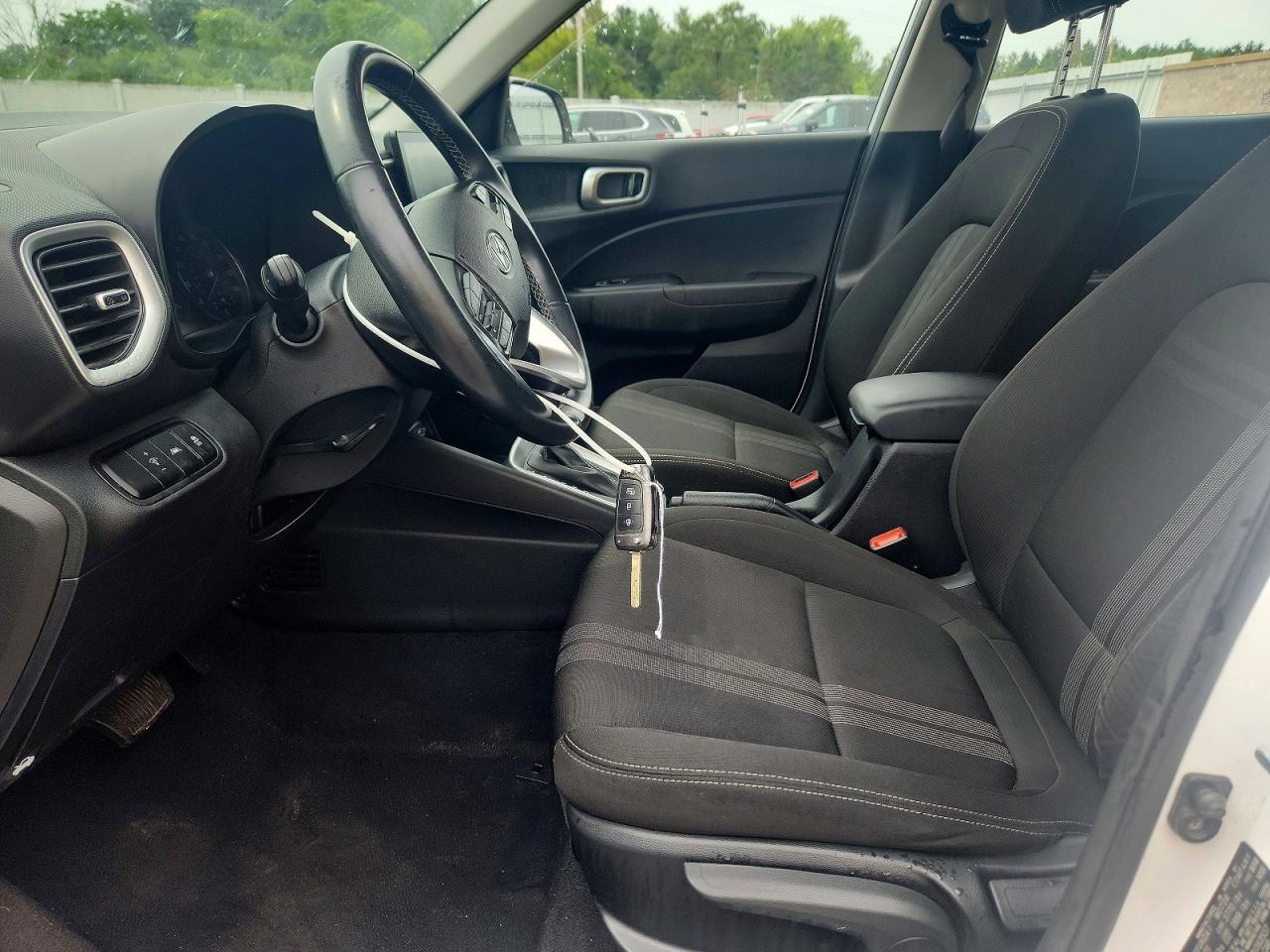 2022 Hyundai Venue Sel - Image 7