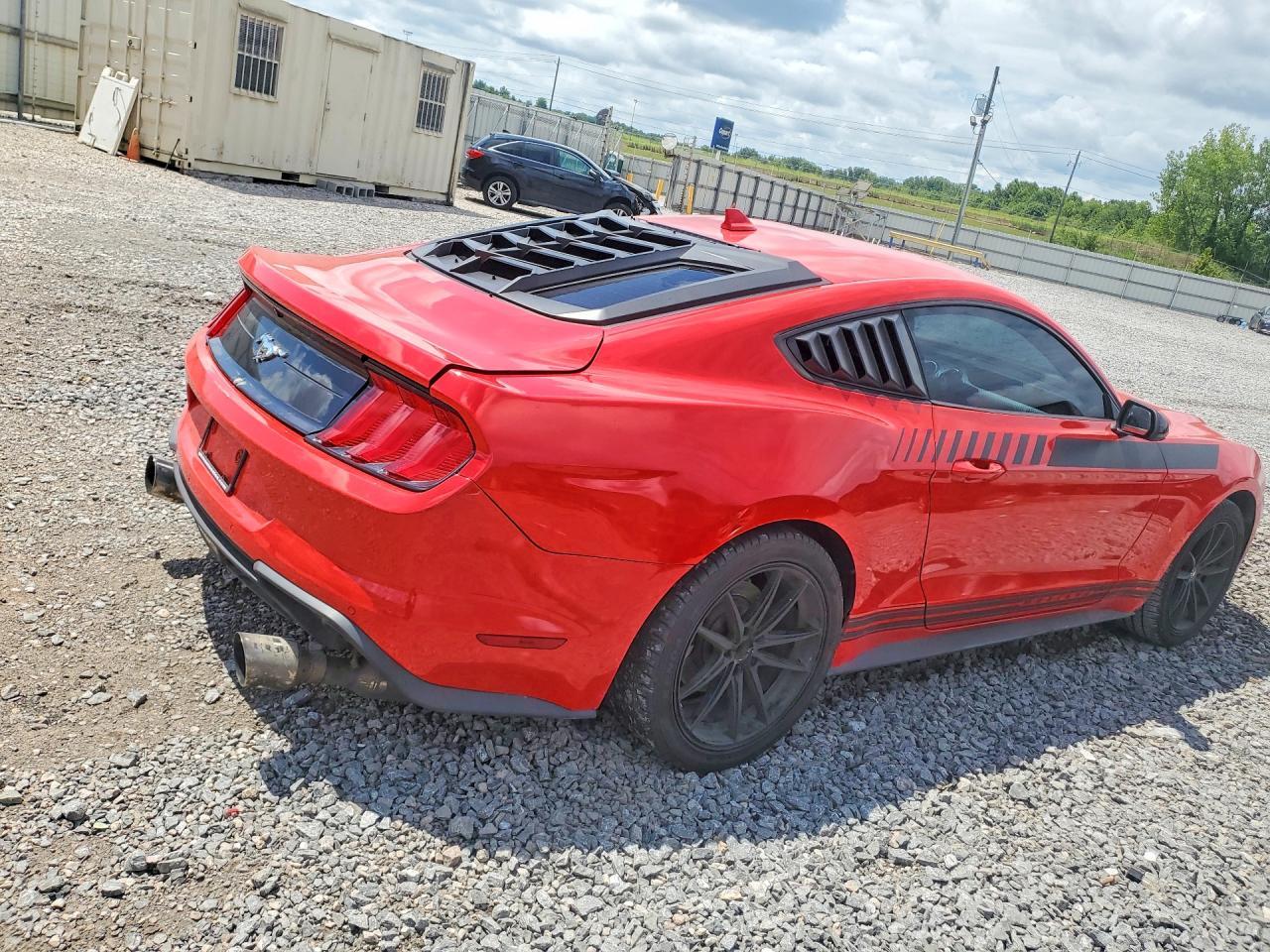 2021 Ford Mustang - Фото 3