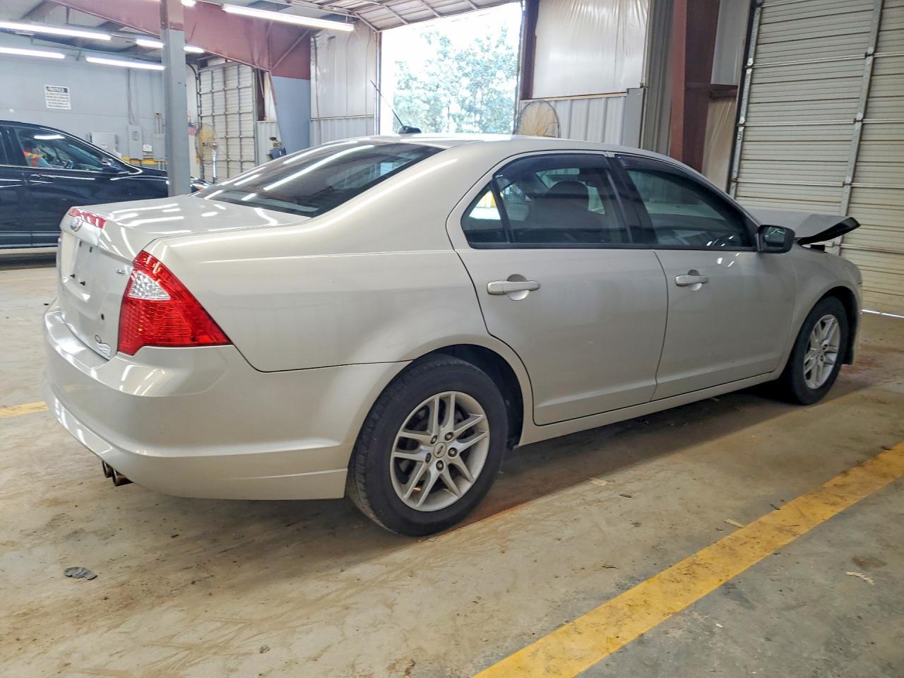 2010 Ford Fusion S - Фото 3