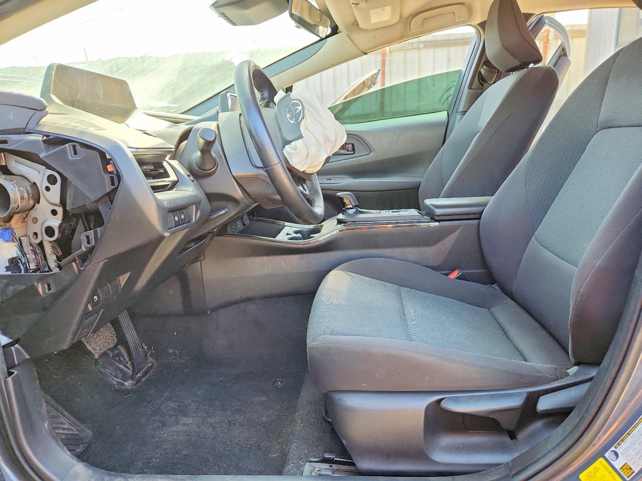 2023 Toyota Prius - Image 7