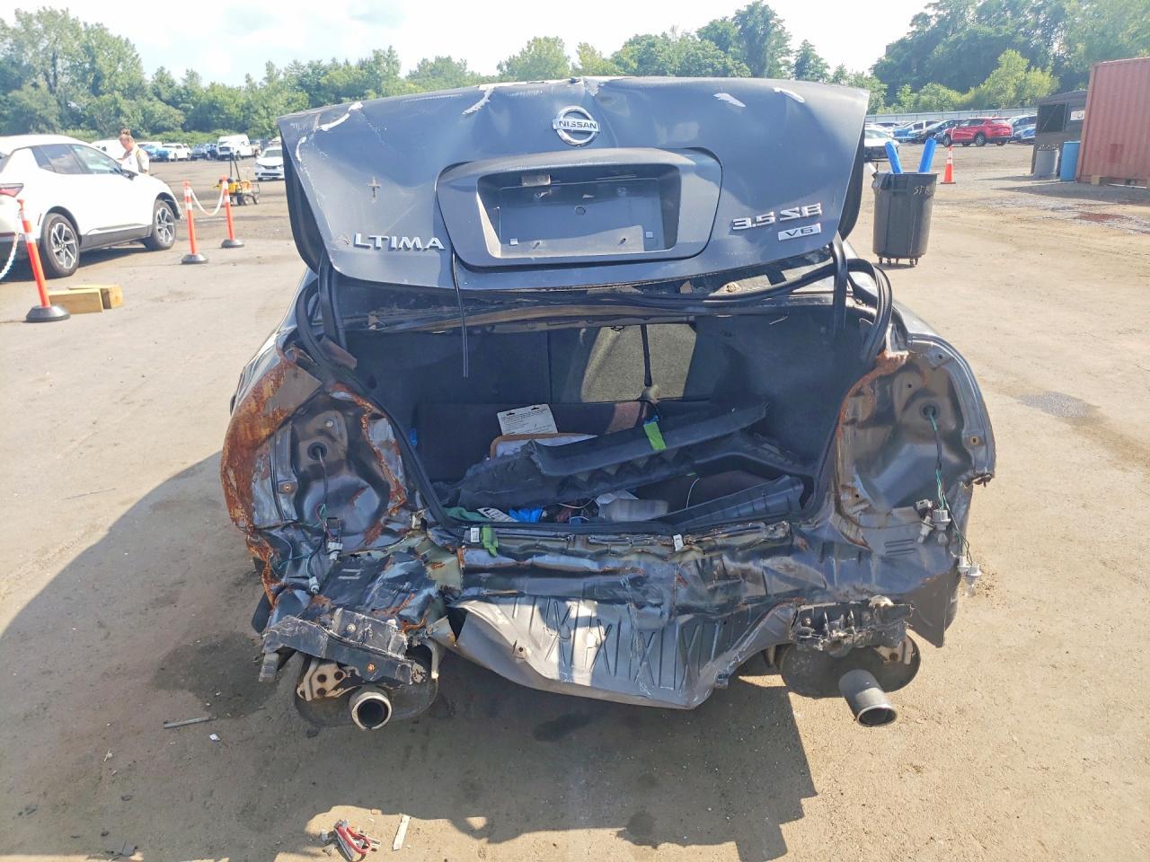 2006 Nissan Altima 3.5 Se - Image 6