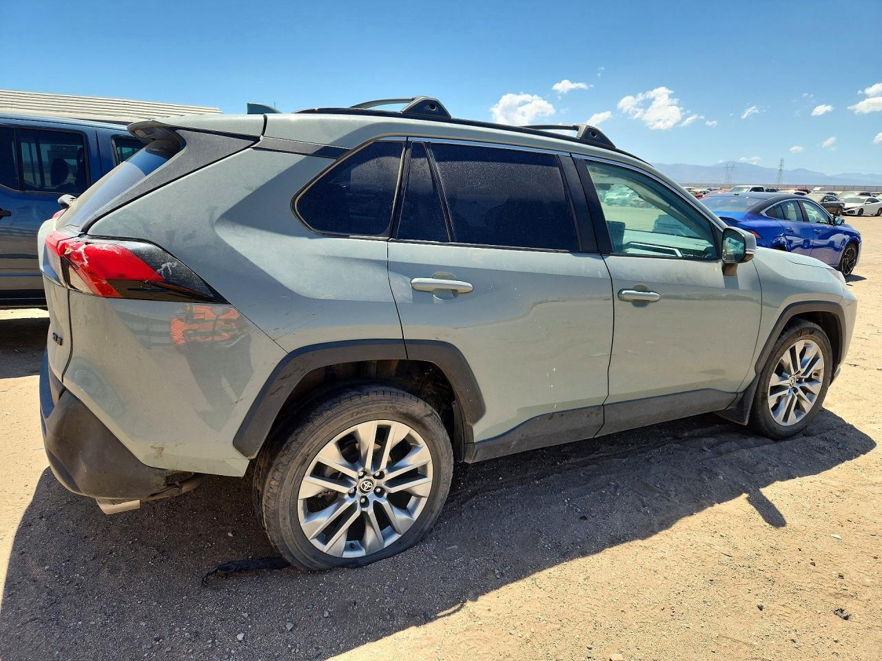 2023 Toyota Rav4 Xle Premium - Фото 3