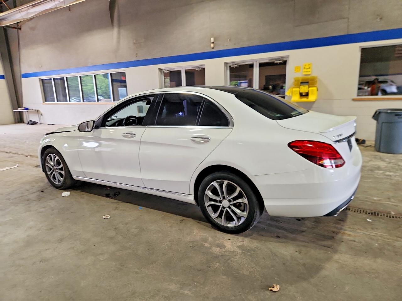 2016 Mercedes-Benz C 300 4Matic - Фото 2