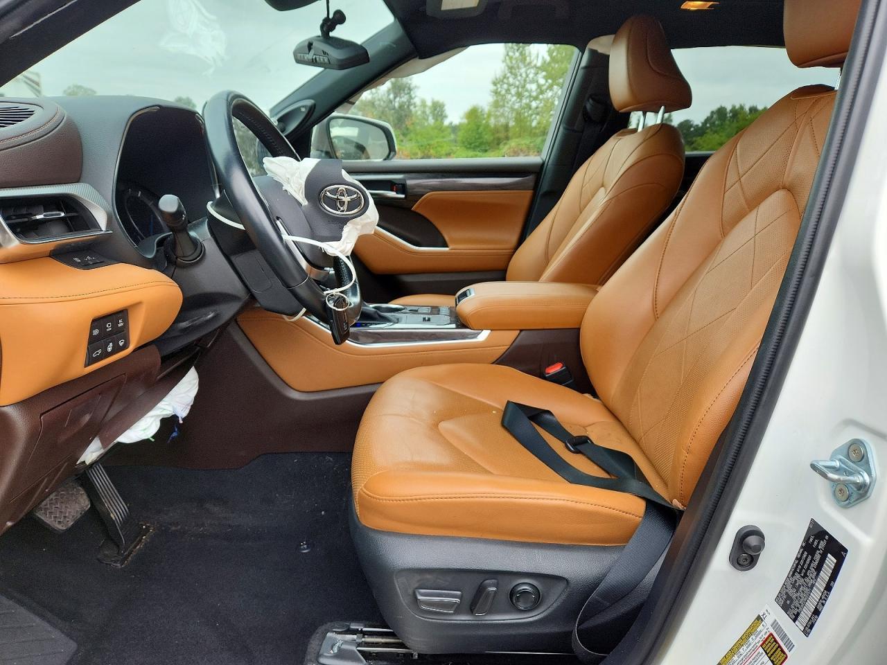 2021 Toyota Highlander Hybrid Platinum - Image 7